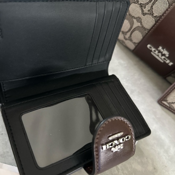 Coach Carmen Signature Hobo Bag, Matching Wallet & Card Case Set - Picture 4 of 8